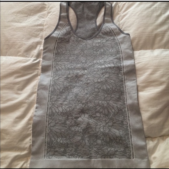 Fabletics Oula Floral Gray Racerback tank - Picture 3 of 5